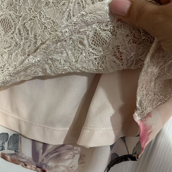 Beautiful Le chateau blouse/Size XS - Picture 4 of 7